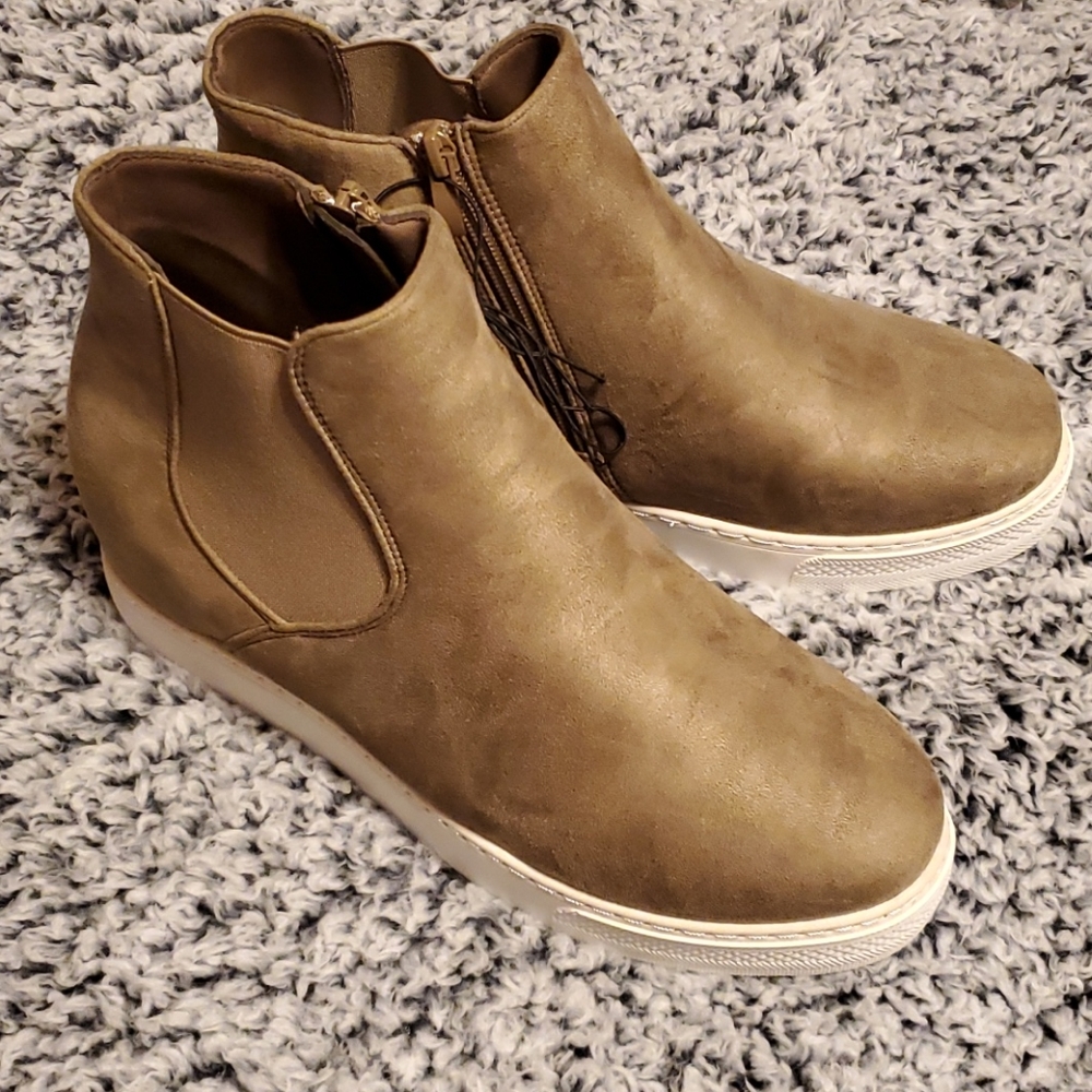 New wedge sneakers